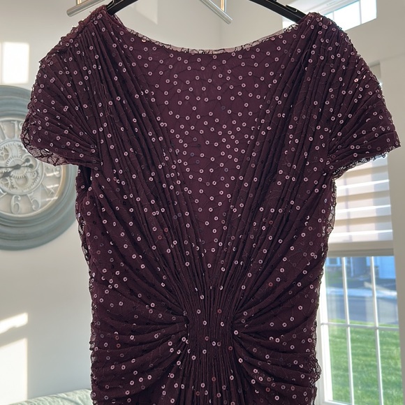 Magnificent Tadashi ruched  and sequins evening gown - Picture 5 of 16